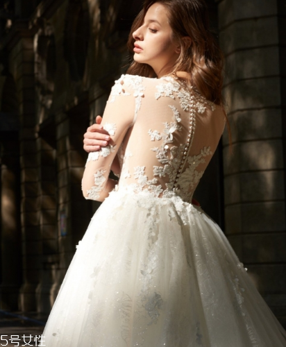 婚紗染色怎么洗白？婚紗染上紅色怎么辦？