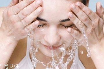 敏感肌膚如何修復(fù)？怎樣修復(fù)敏感肌膚？