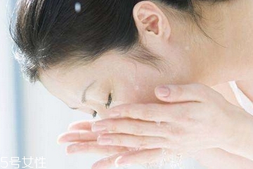 敏感肌能用煙酰胺嗎？煙酰胺過敏肌可以用嗎？