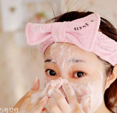 敏感肌能用煙酰胺嗎？煙酰胺過敏肌可以用嗎？