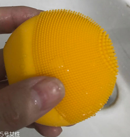 敏感肌能用潔面儀嗎？敏感肌適合用潔面儀嗎？