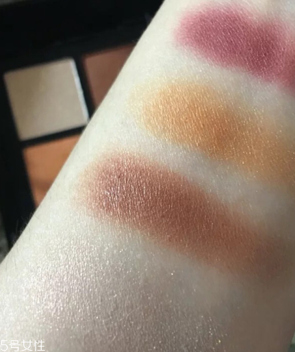 楓葉紅眼影哪個(gè)牌子好 8款熱門(mén)楓葉紅眼影盤(pán)點(diǎn)