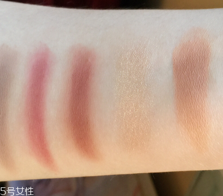 楓葉紅眼影哪個(gè)牌子好 8款熱門(mén)楓葉紅眼影盤(pán)點(diǎn)