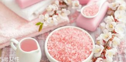 如何選購合適自己的浴鹽 怎樣選擇合適的浴鹽 如何選購合適自己的浴鹽 怎樣選擇合適的浴鹽