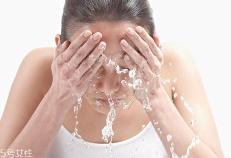 敏感肌可以用水楊酸嗎？水楊酸適合敏感肌嗎？