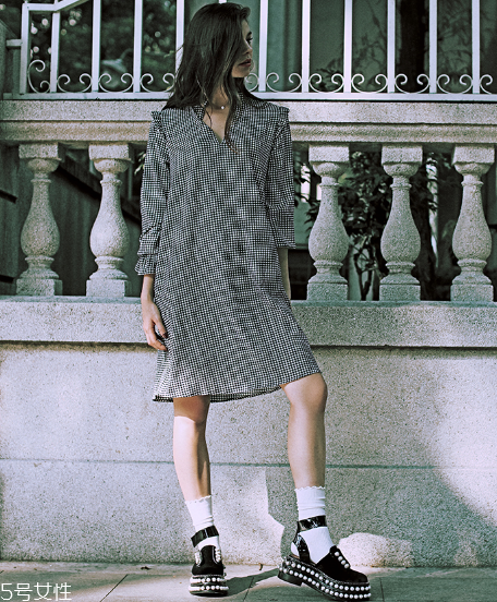 夏天穿什么鞋子百搭？夏季百搭鞋子圖片