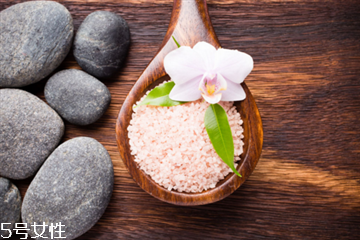 浴鹽多久用一次比較好 浴鹽使用頻率 浴鹽多久用一次比較好 浴鹽使用頻率