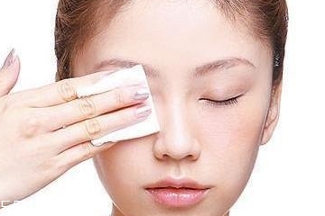 敏感肌用卸妝水還是卸妝油？