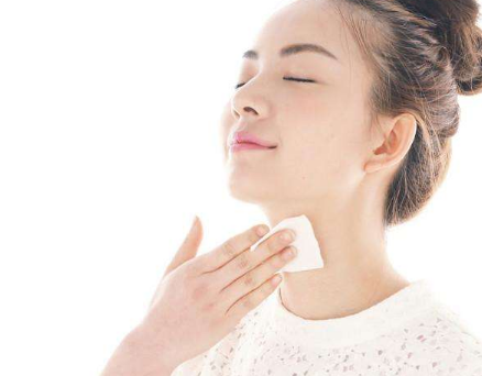 敏感肌用卸妝水還是卸妝油？