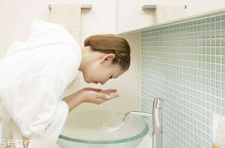 敏感肌如何處理黑頭？敏感皮膚如何去黑頭？