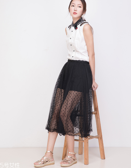 裙子搭配什么涼鞋好看？裙子適合搭配什么涼鞋？