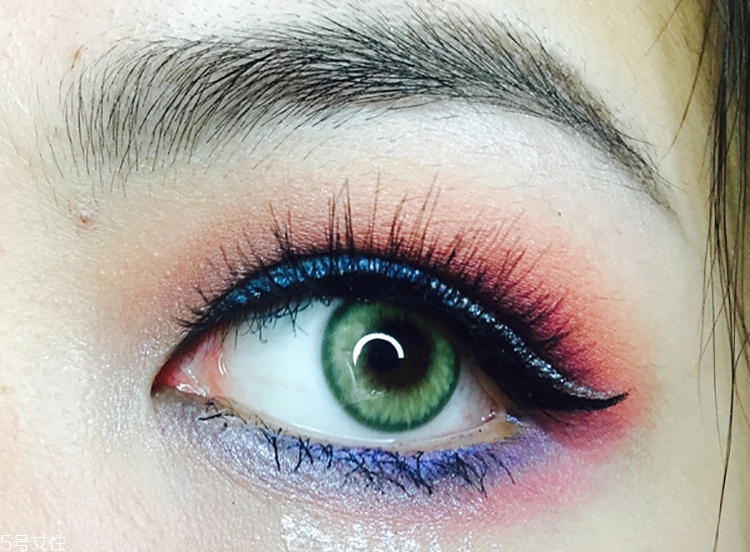 彩色煙熏妝怎么畫 小清新煙熏妝畫法步驟圖解 彩色煙熏妝怎么畫 小清新煙熏妝畫法步驟圖解