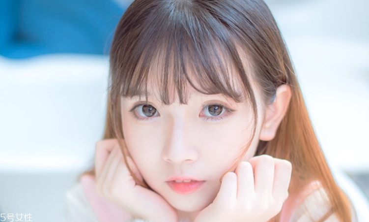 彩色煙熏妝怎么畫 小清新煙熏妝畫法步驟圖解 彩色煙熏妝怎么畫 小清新煙熏妝畫法步驟圖解