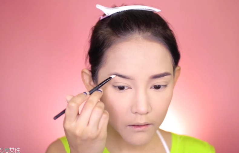 游泳化妝怎么不脫妝 夏日泳池防水化妝技巧 游泳化妝怎么不脫妝 夏日泳池防水化妝技巧