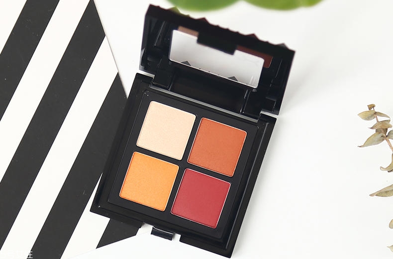 楓葉紅眼影哪個(gè)牌子好 8款熱門(mén)楓葉紅眼影盤(pán)點(diǎn)