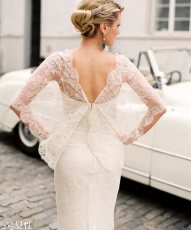 婚紗什么顏色好？婚紗買哪種顏色好？