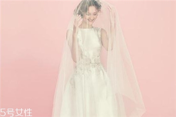 婚紗上的紅酒怎么處理？婚紗沾上紅酒怎么洗掉？