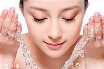 混合性皮膚用什么護(hù)膚品好 混合性皮膚怎么補(bǔ)水 混合性皮膚用什么護(hù)膚品好 混合性皮膚怎么補(bǔ)水