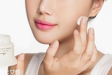 干皮為什么容易脫妝？干皮容易脫妝怎么辦？