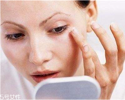 干皮為什么容易脫妝？干皮容易脫妝怎么辦？