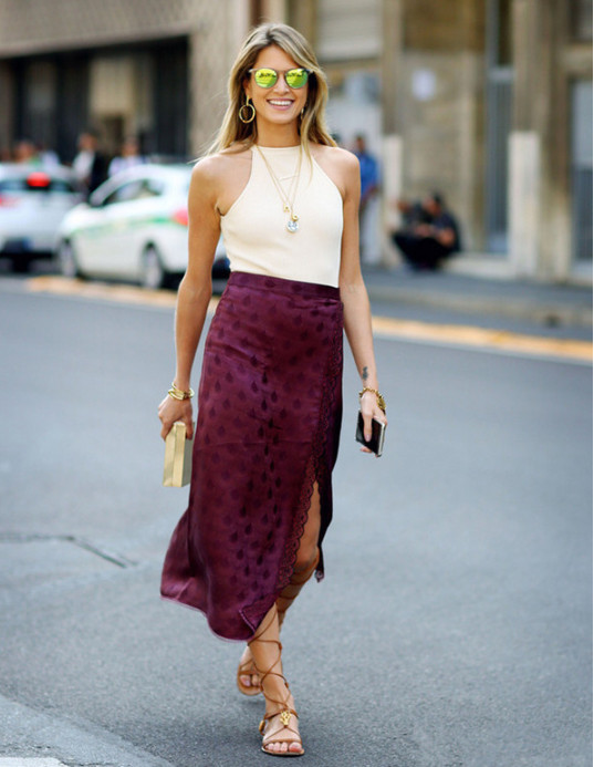 開叉裙怎么穿 開叉裙怎么防走光 開叉裙怎么穿 開叉裙怎么防走光