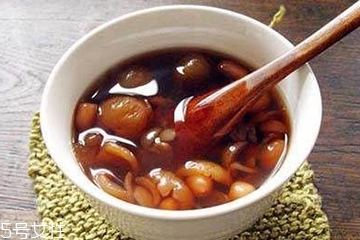 花生衣能和蜂蜜一起吃嗎？花生衣和桑棗一起煮會怎樣？