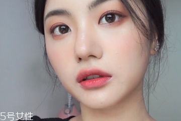 pony杏色妝容怎么畫 沉穩(wěn)有氣質(zhì)的杏色妝容教程 pony杏色妝容怎么畫 沉穩(wěn)有氣質(zhì)的杏色妝容教程