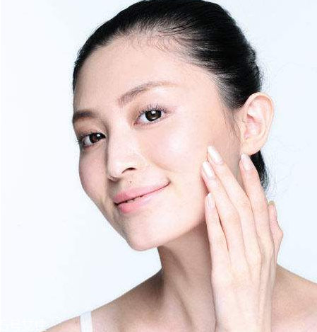 干皮可以用散粉嗎？皮膚干用什么散粉？