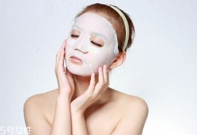 干皮臉上出油怎么辦？干性皮膚出油是為什么？