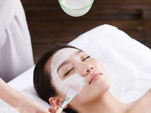 干皮臉上掉皮怎么辦？臉特別干脫皮怎么辦？