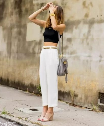 夏天闊腿褲如何搭配上衣？夏天闊腿褲搭配技巧