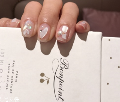 貝殼美甲圖片2022新款式夏天 俏皮又仙氣的4款貝殼指甲 貝殼美甲圖片2022新款式夏天 俏皮又仙氣的4款貝殼指甲