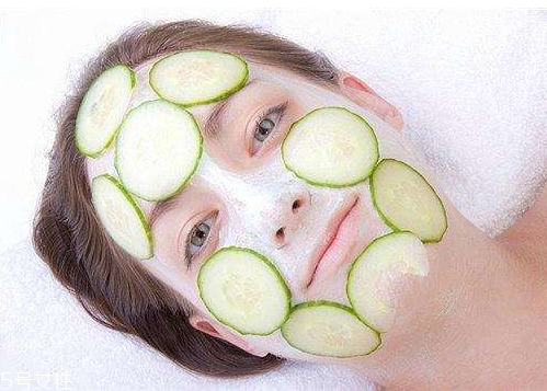 油皮晚上擦什么好？油性皮膚晚上怎么護膚？