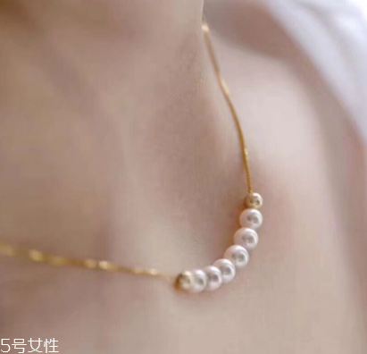 珍珠項(xiàng)鏈能戴著洗澡嗎？珍珠項(xiàng)鏈洗澡要摘下嗎？