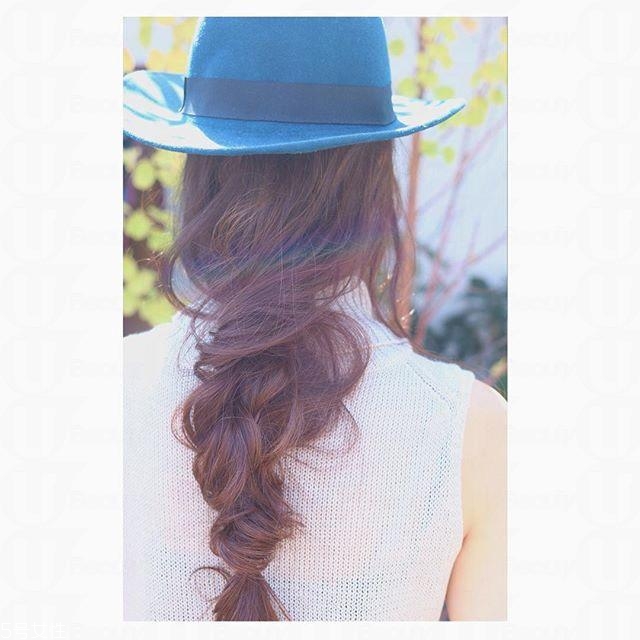 隨性簡(jiǎn)單蓬松編發(fā)圖片 隨性簡(jiǎn)單蓬松編發(fā)圖片