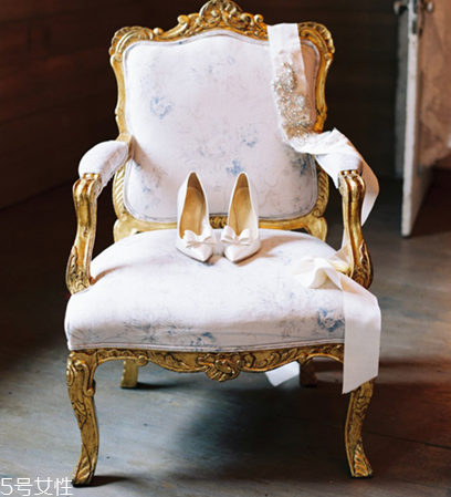 婚鞋可以提前穿嗎？婚鞋提前穿有影響嗎？