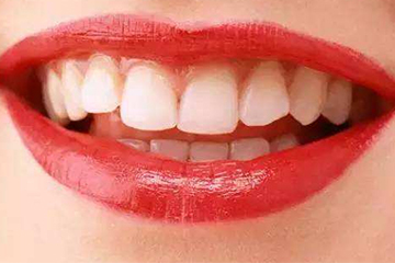 紋唇多少錢？紋唇風(fēng)險(xiǎn)大嗎