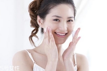 油皮用皂基還是氨基酸？氨基酸和皂基適合人群