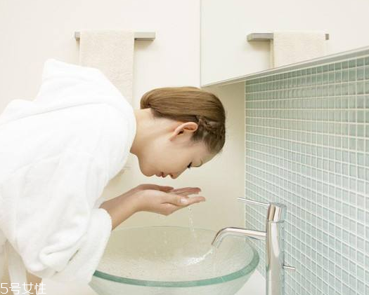 油皮用皂基還是氨基酸？氨基酸和皂基適合人群