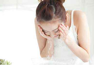 油皮用皂基還是氨基酸？氨基酸和皂基適合人群