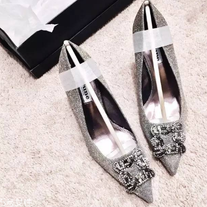 婚鞋可以穿黑色嗎？婚鞋穿黑色好嗎？