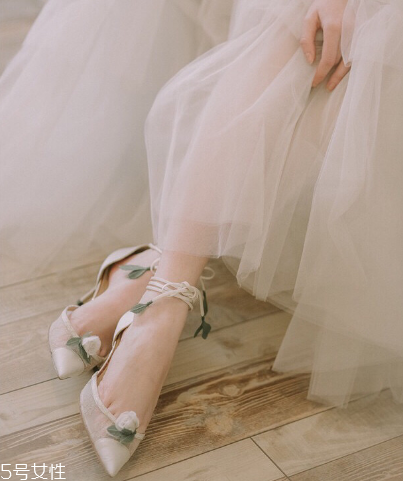 婚鞋要準備幾雙？結(jié)婚要幾雙婚鞋？