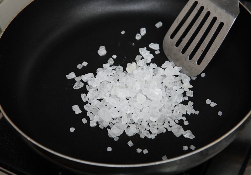 炒糖色的做法 炒糖色的技巧 炒糖色的做法 炒糖色的技巧