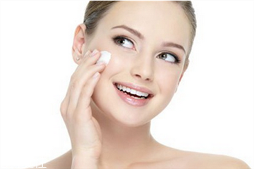 隔離霜和素顏霜能一起用嗎 先涂素顏霜還是隔離霜 隔離霜和素顏霜能一起用嗎 先涂素顏霜還是隔離霜