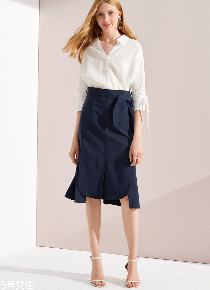 夏天荷葉邊怎么搭配？夏季荷葉邊穿搭指南