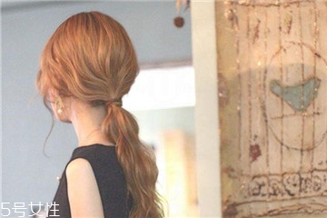 隨性簡(jiǎn)單蓬松編發(fā)圖片 隨性簡(jiǎn)單蓬松編發(fā)圖片