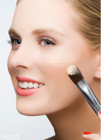 蘭芝氣墊隔離和隔離霜哪個好 蘭芝隔離氣墊好還是瓶裝好 蘭芝氣墊隔離和隔離霜哪個好 蘭芝隔離氣墊好還是瓶裝好