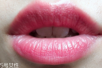 蘭蔻赤茶橘試色 蘭蔻赤茶橘適合素顏嗎 蘭蔻赤茶橘試色 蘭蔻赤茶橘適合素顏嗎