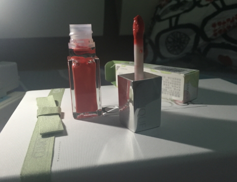 倩碧小方唇釉怎么樣？倩碧唇釉使用心得