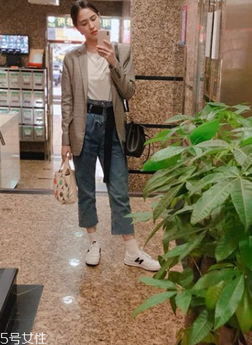 女生西裝怎么搭配好看 女生西裝外套穿搭小心機 女生西裝怎么搭配好看 女生西裝外套穿搭小心機